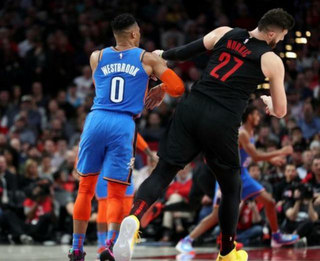 勇士后场防 勇士后场防