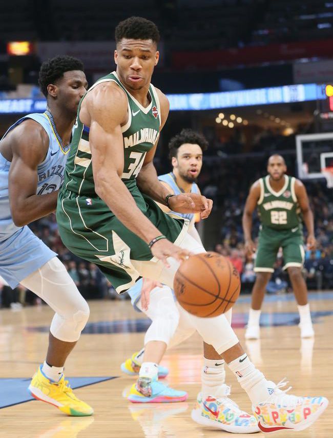 宿舍门后 宿舍门后